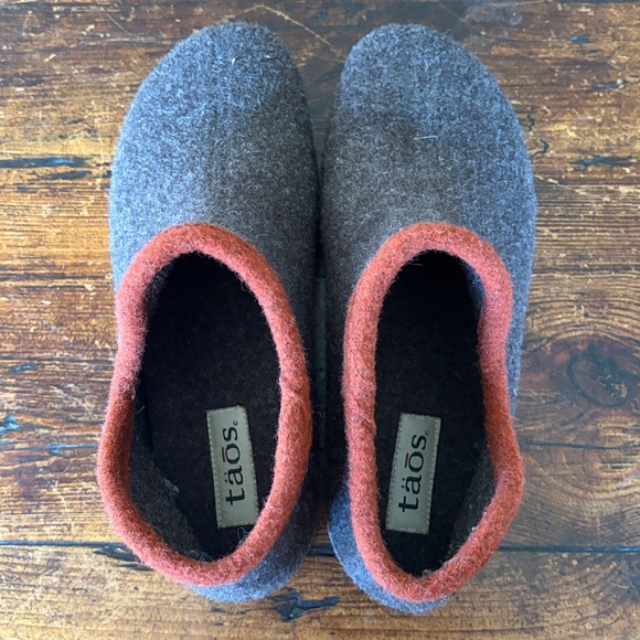 Taos Woolside Slippers - Picture 4 of 9